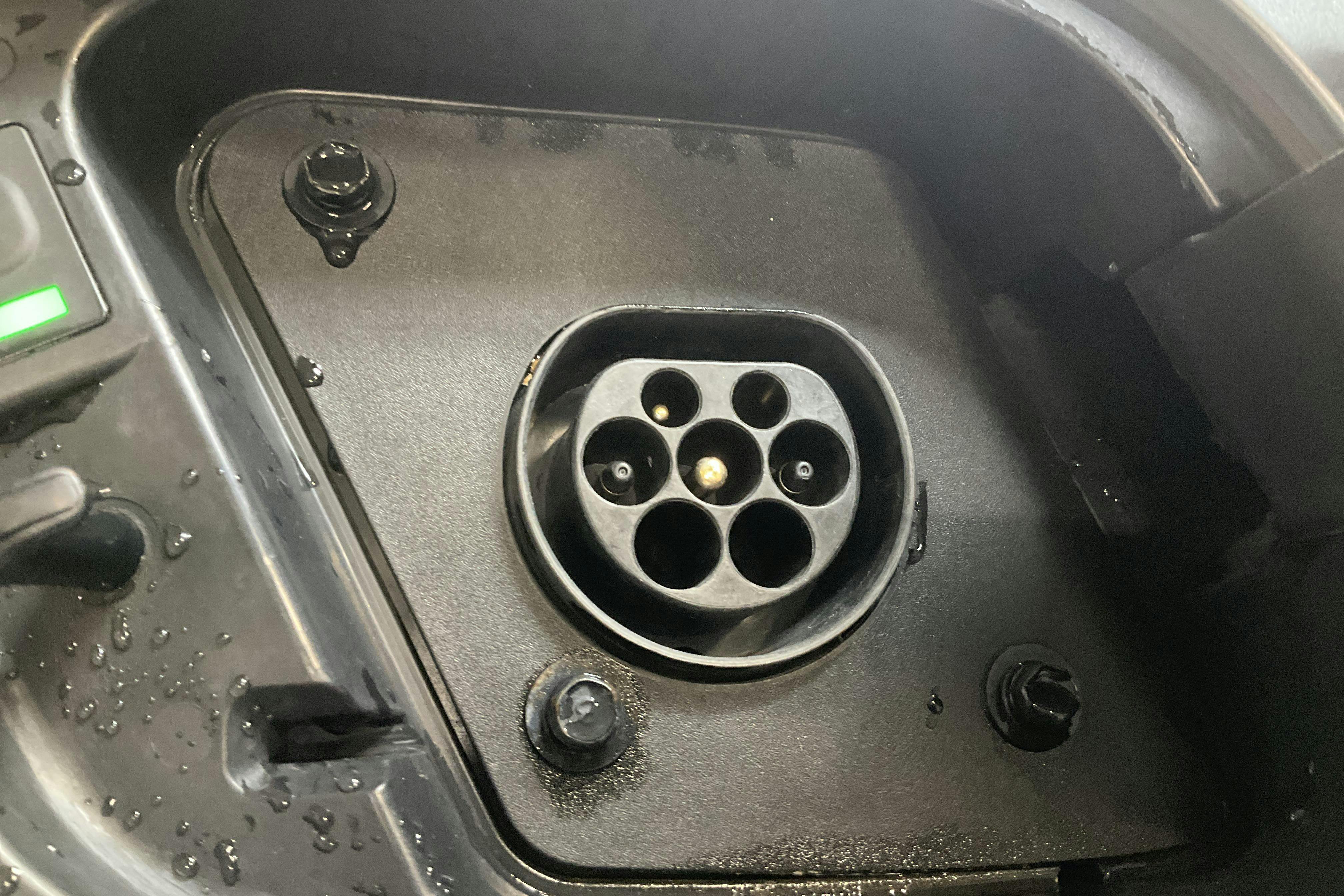 Vehicle Image 16