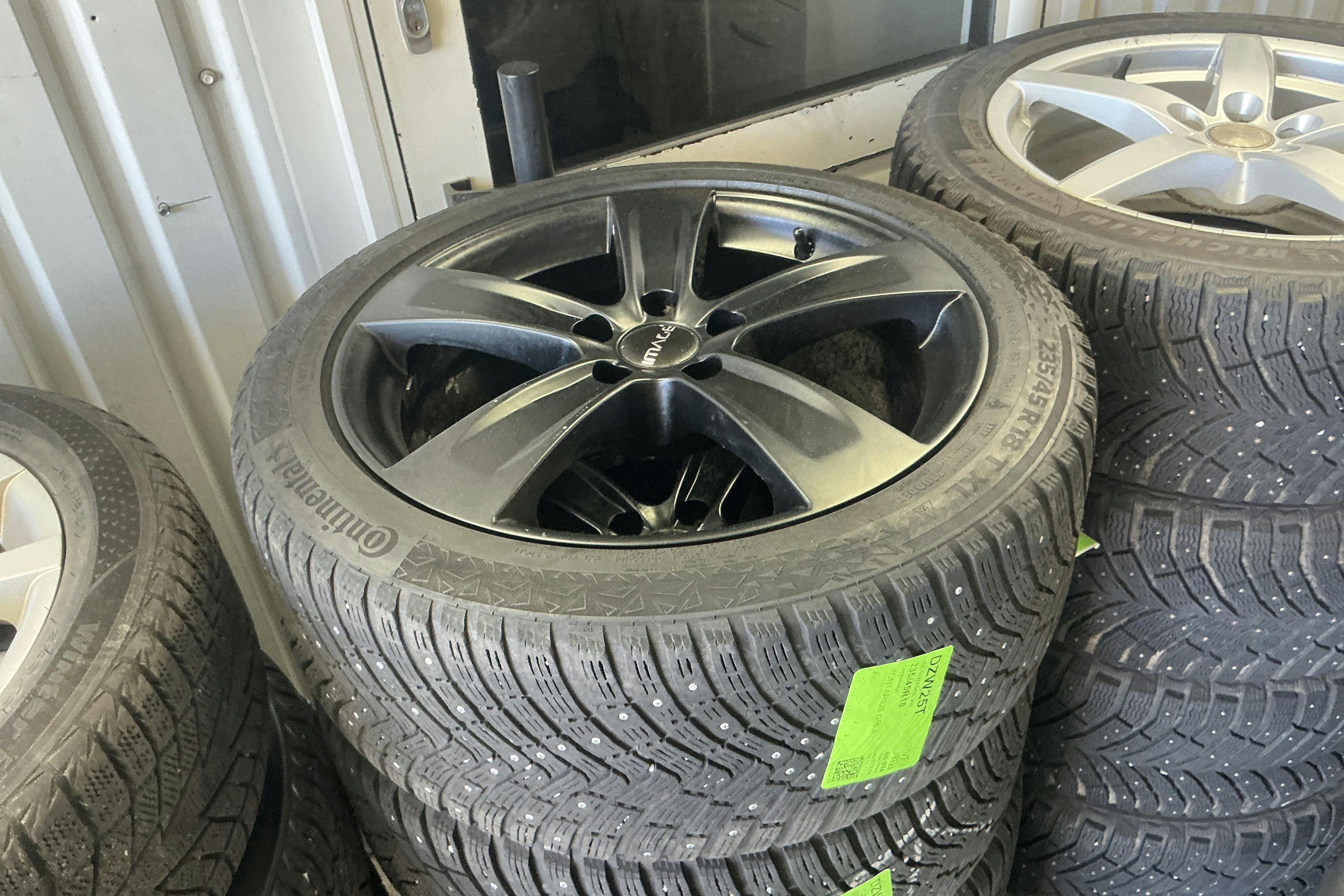 Vehicle Image 14