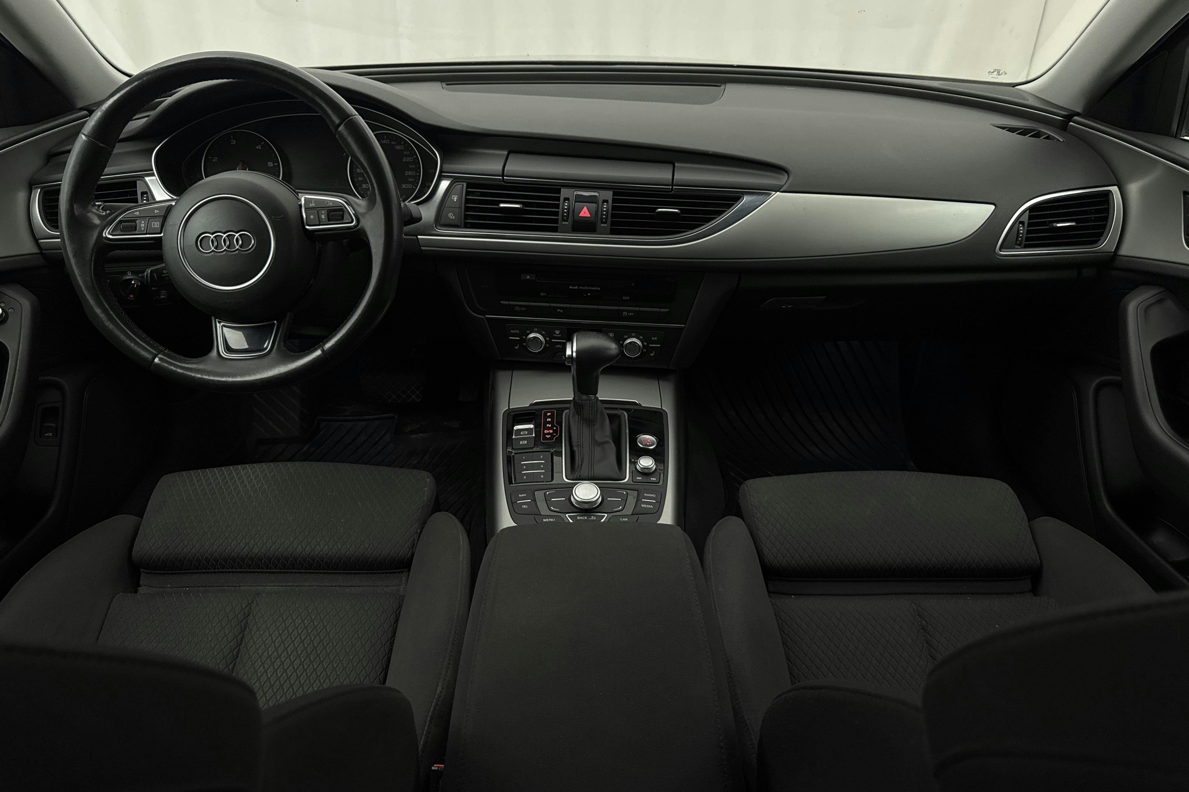 Vehicle Image 6