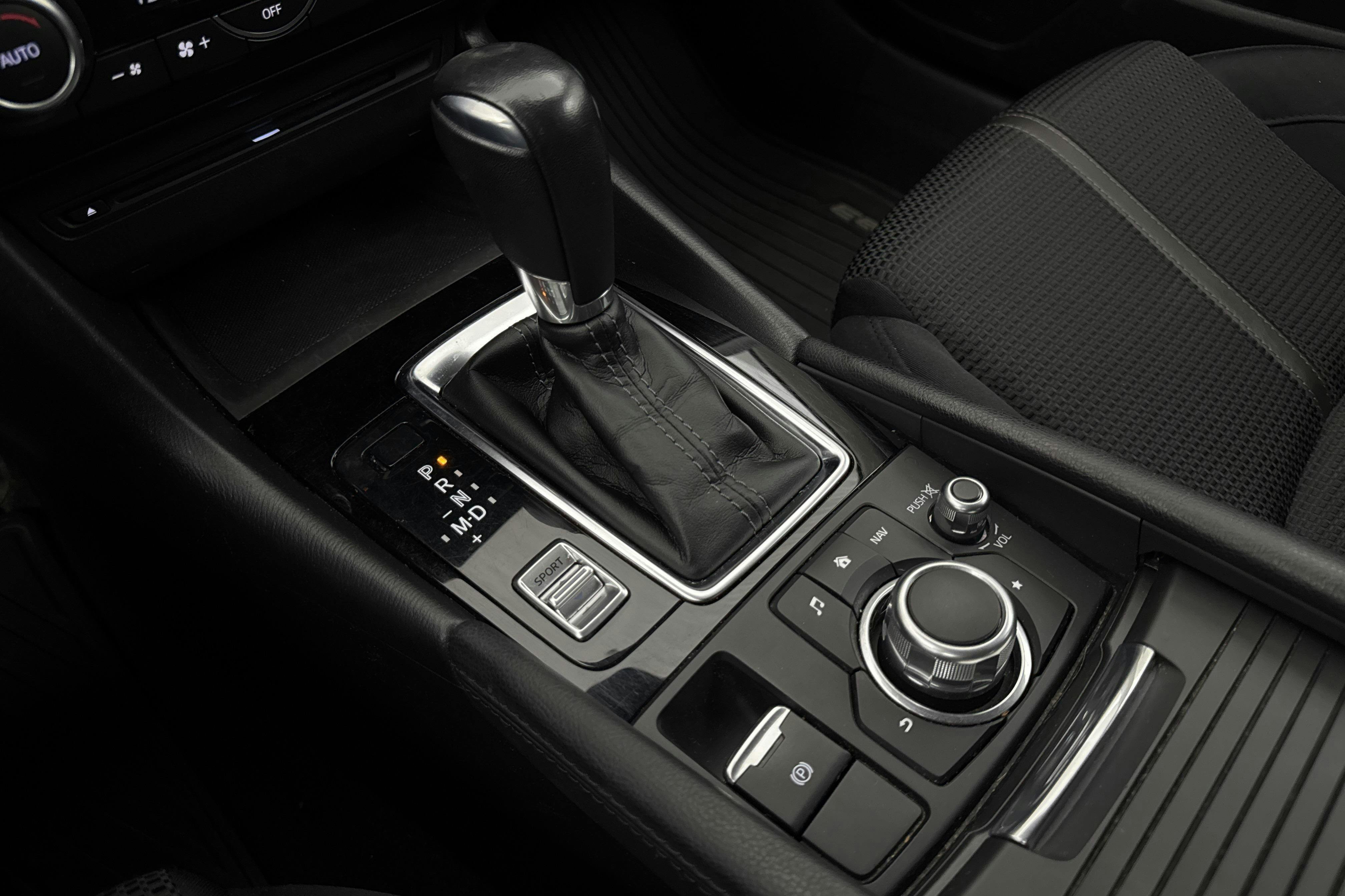 Vehicle Image 13