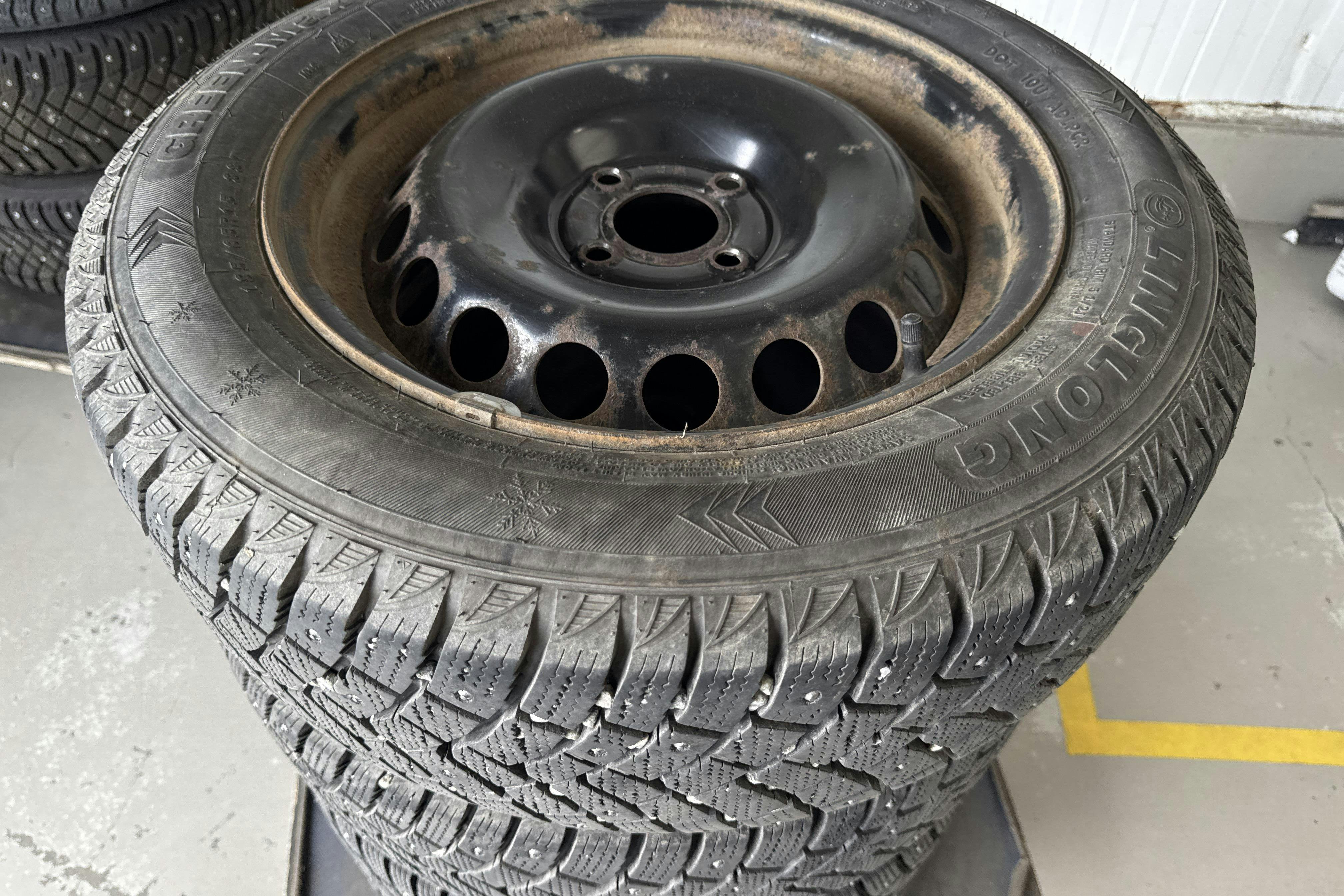 Vehicle Image 14
