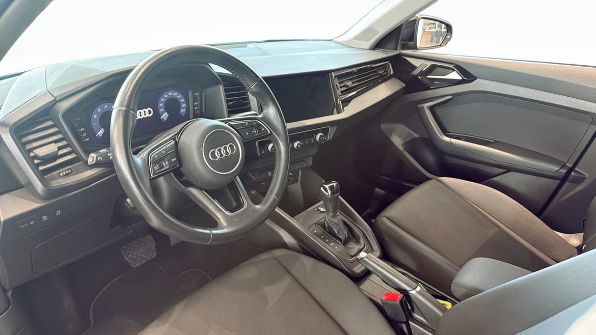 Vehicle Image 7