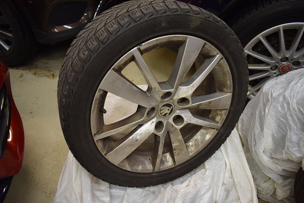 Vehicle Image 15