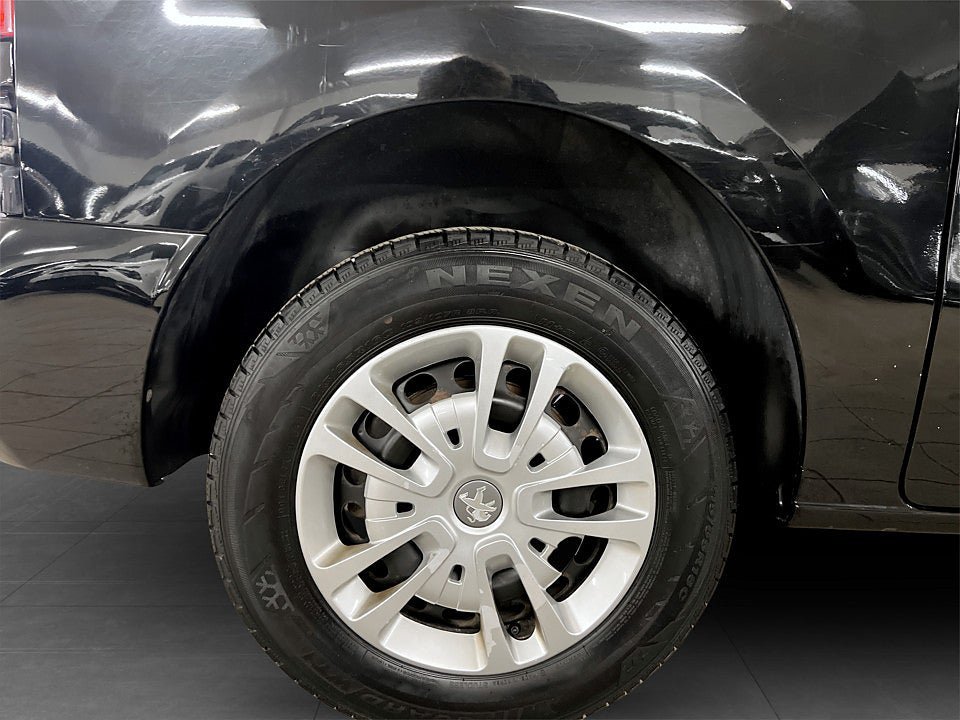 Vehicle Image 13