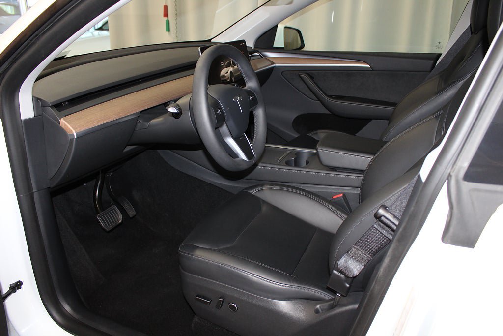 Vehicle Image 22