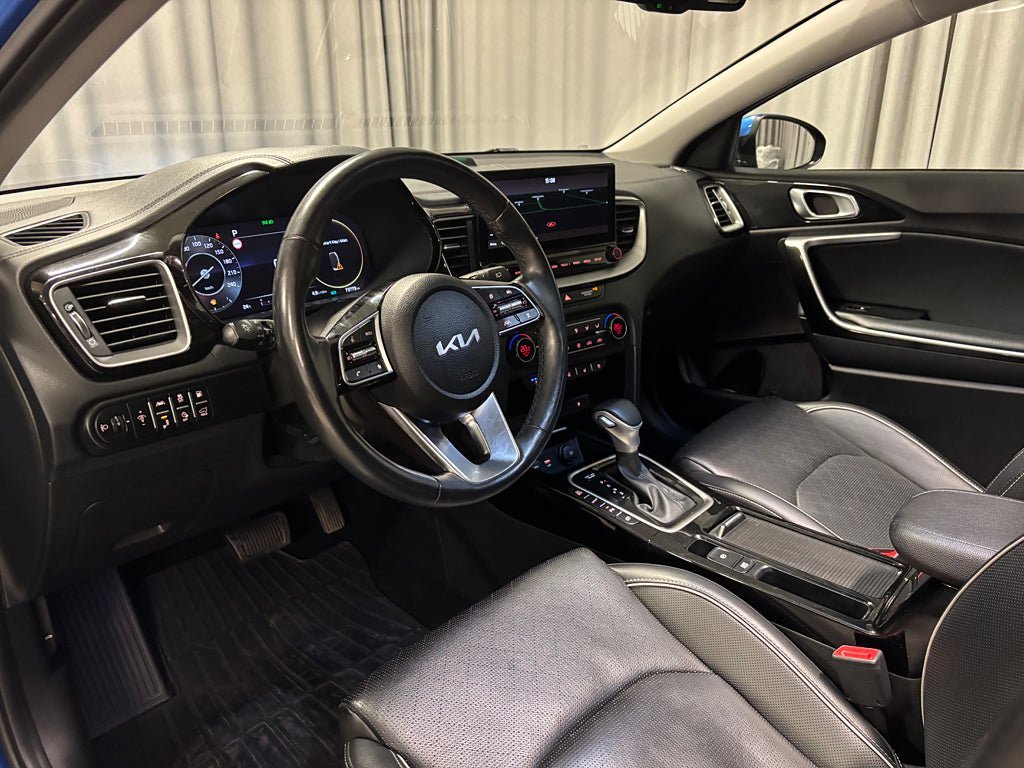 Vehicle Image 12
