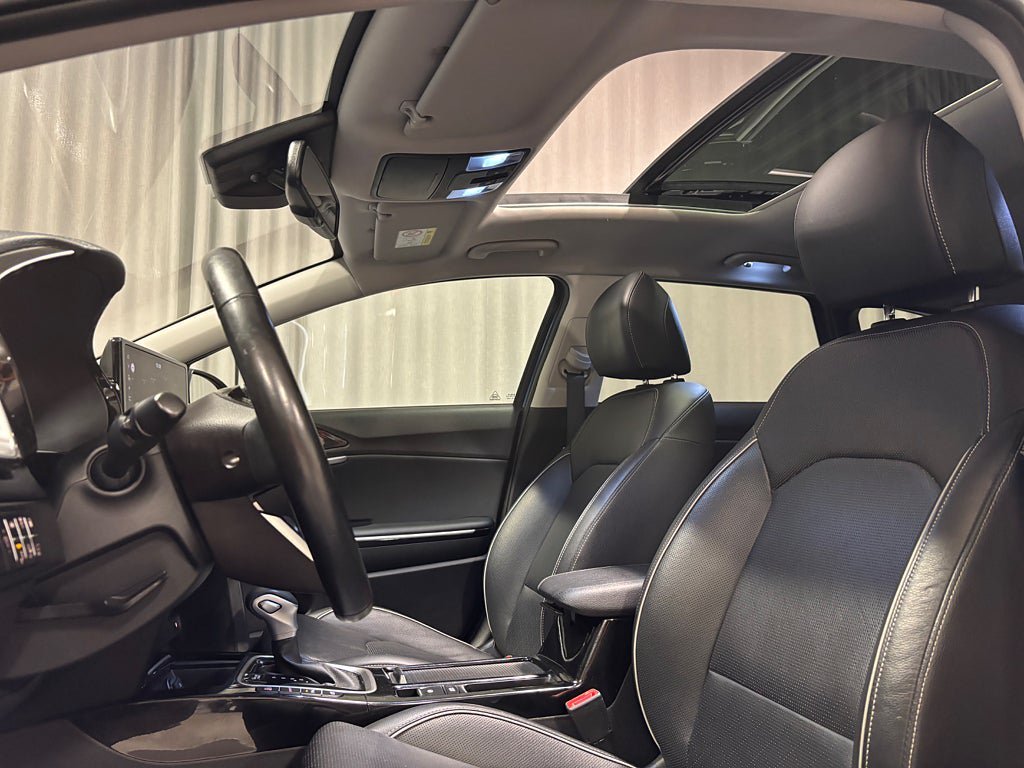 Vehicle Image 21