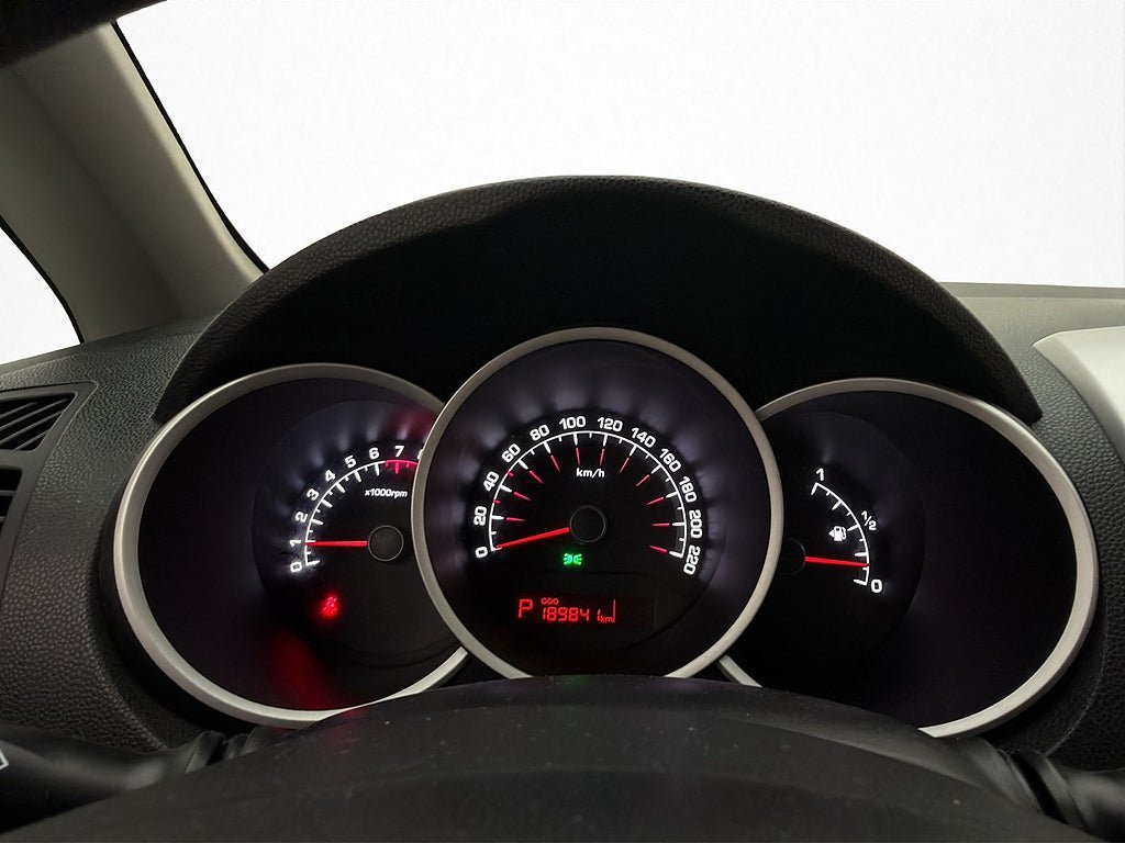 Vehicle Image 17