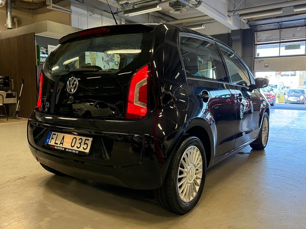 Vehicle Image 9