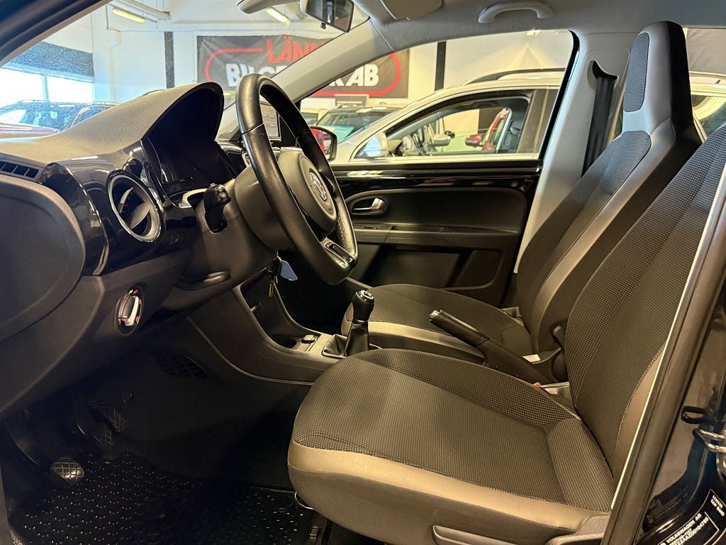 Vehicle Image 15