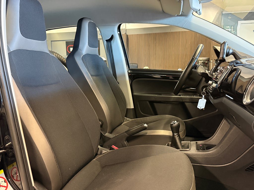 Vehicle Image 16