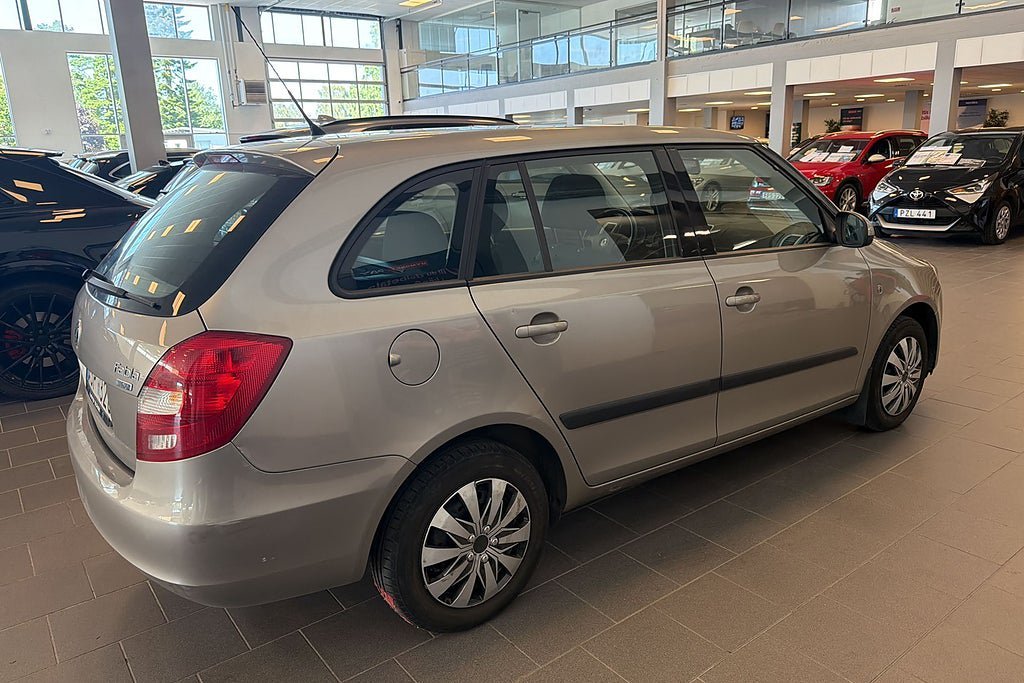 Vehicle Image 8