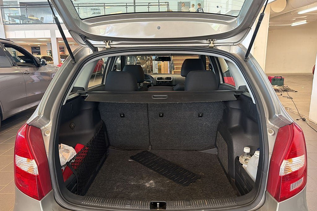 Vehicle Image 12