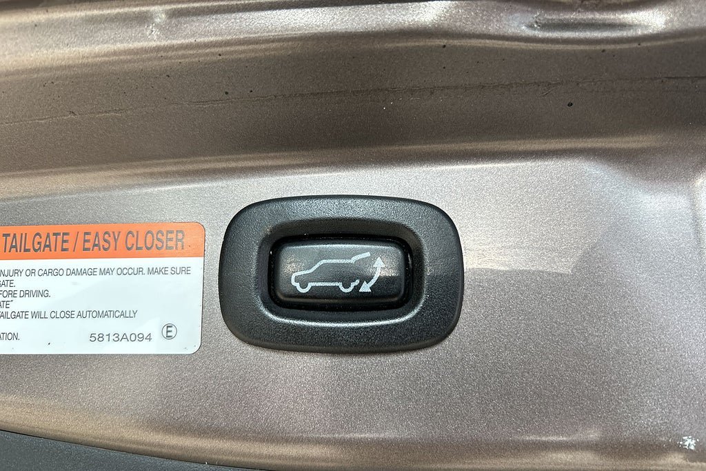 Vehicle Image 24
