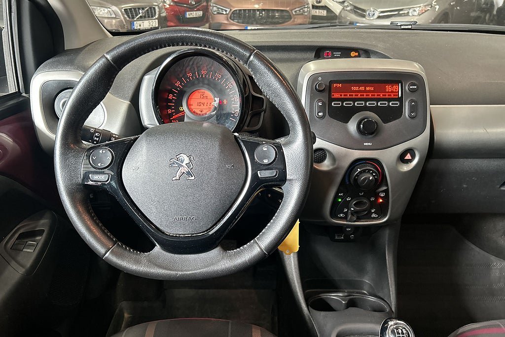 Vehicle Image 13