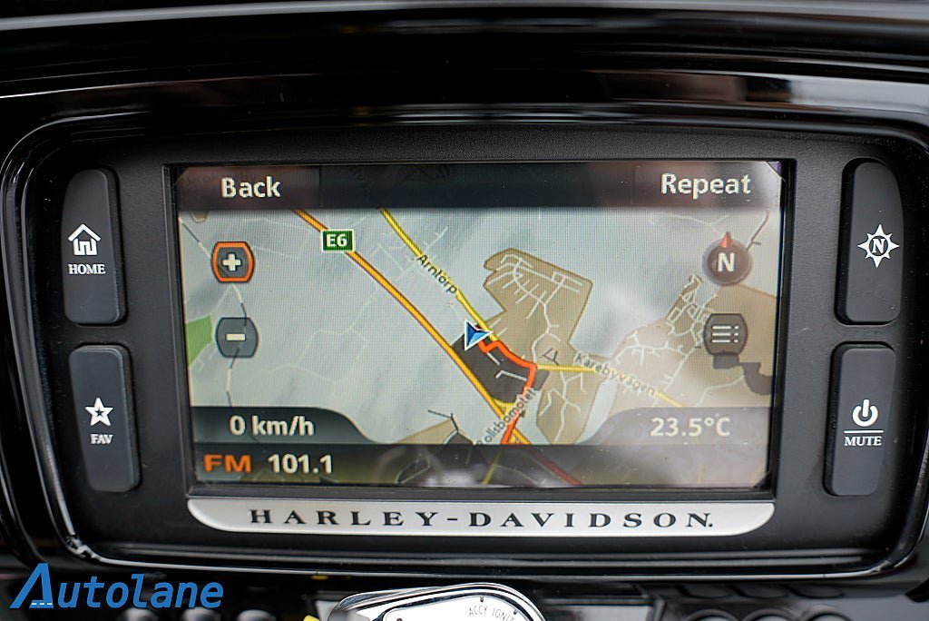 Vehicle Image 25