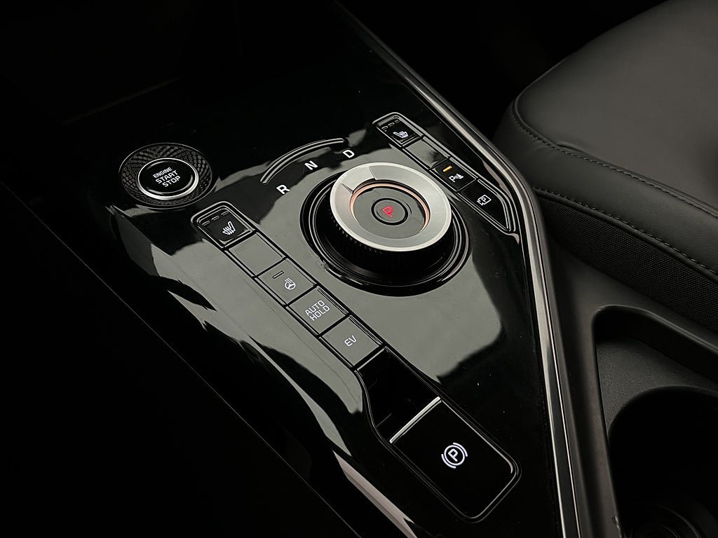 Vehicle Image 23