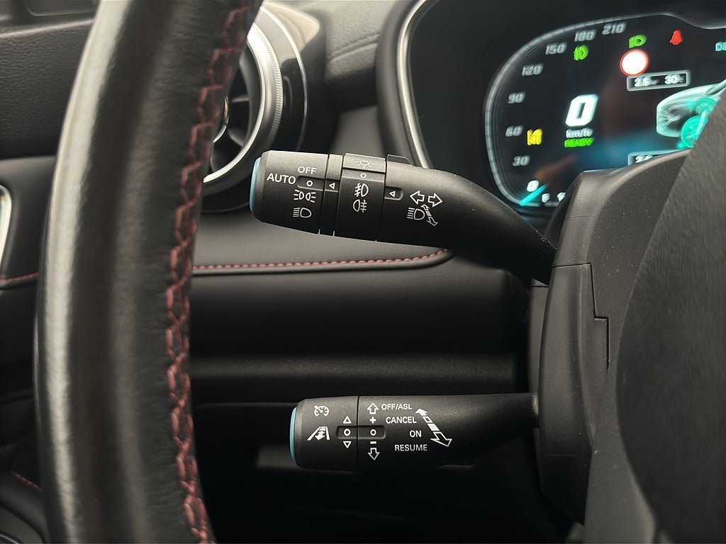 Vehicle Image 32