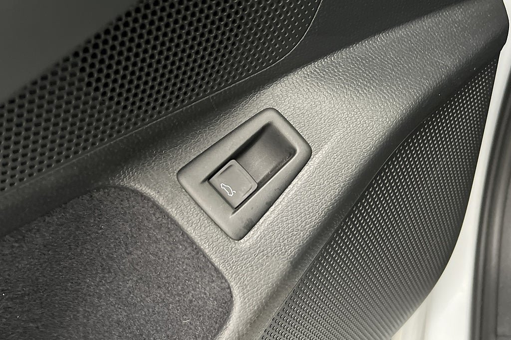 Vehicle Image 33