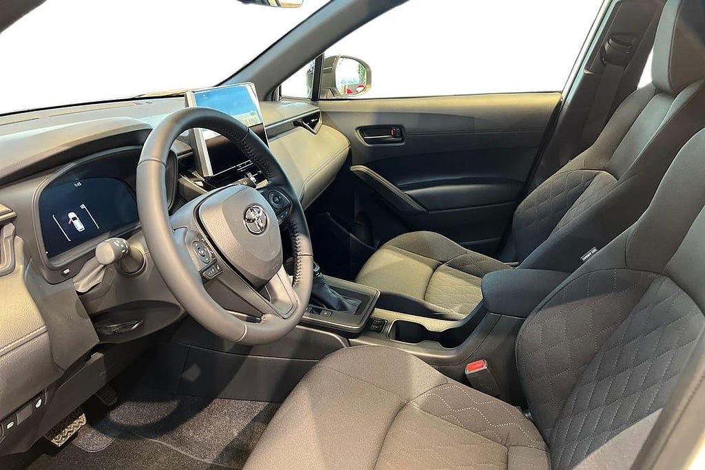 Vehicle Image 12