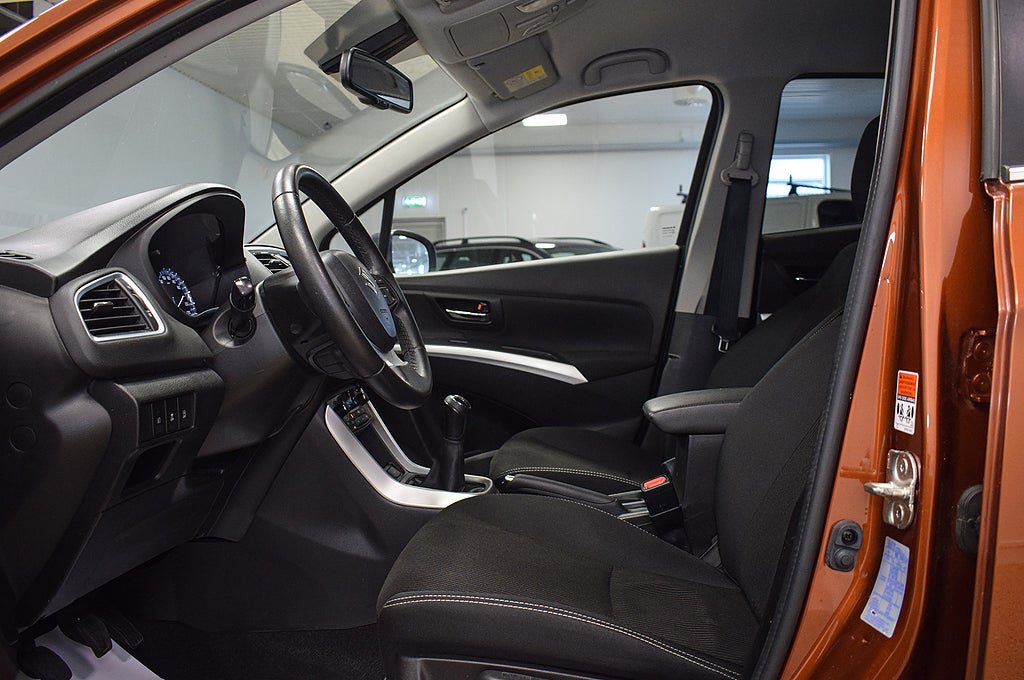 Vehicle Image 6