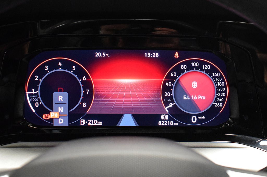 Vehicle Image 12