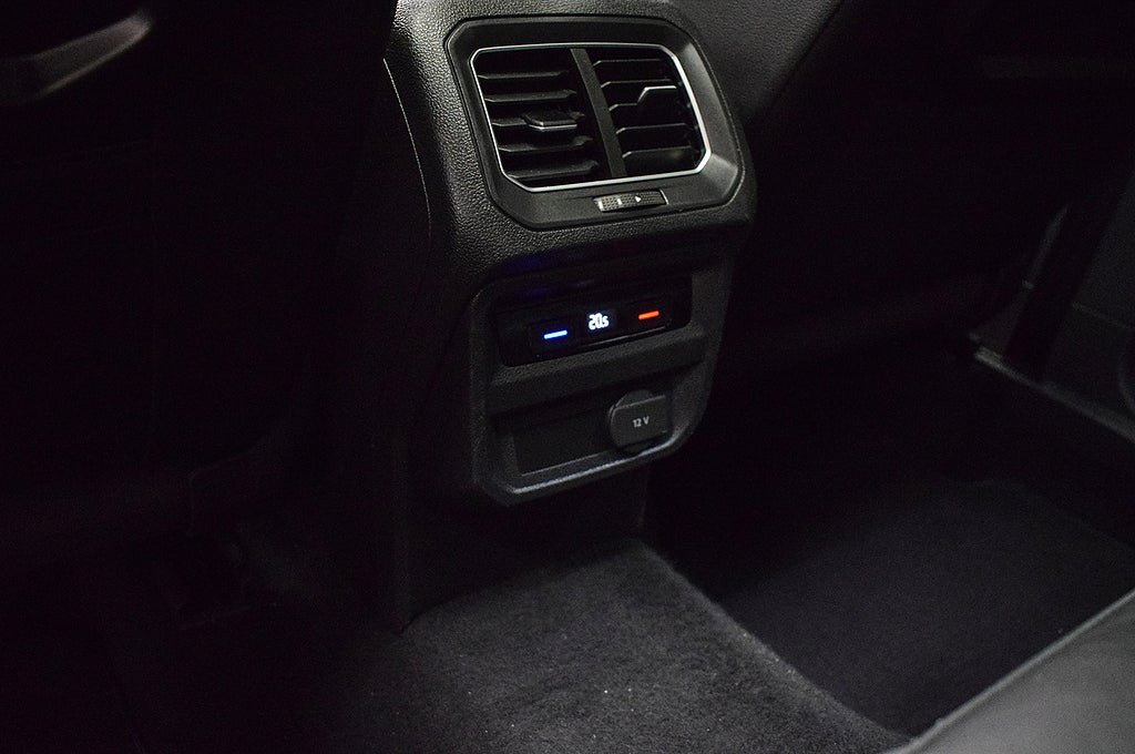 Vehicle Image 28