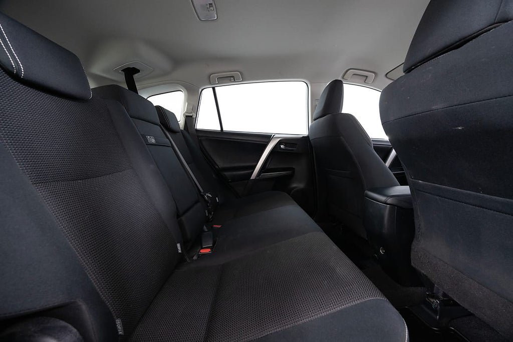 Vehicle Image 16