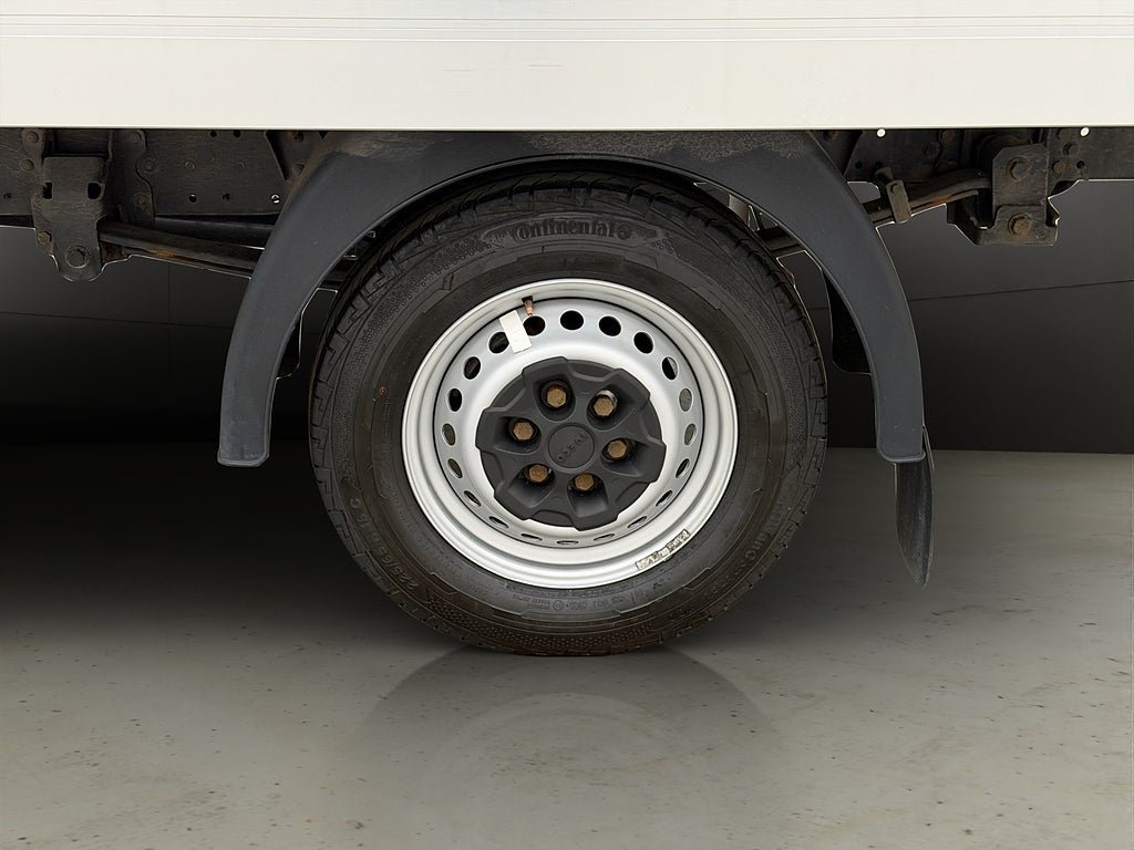 Vehicle Image 32