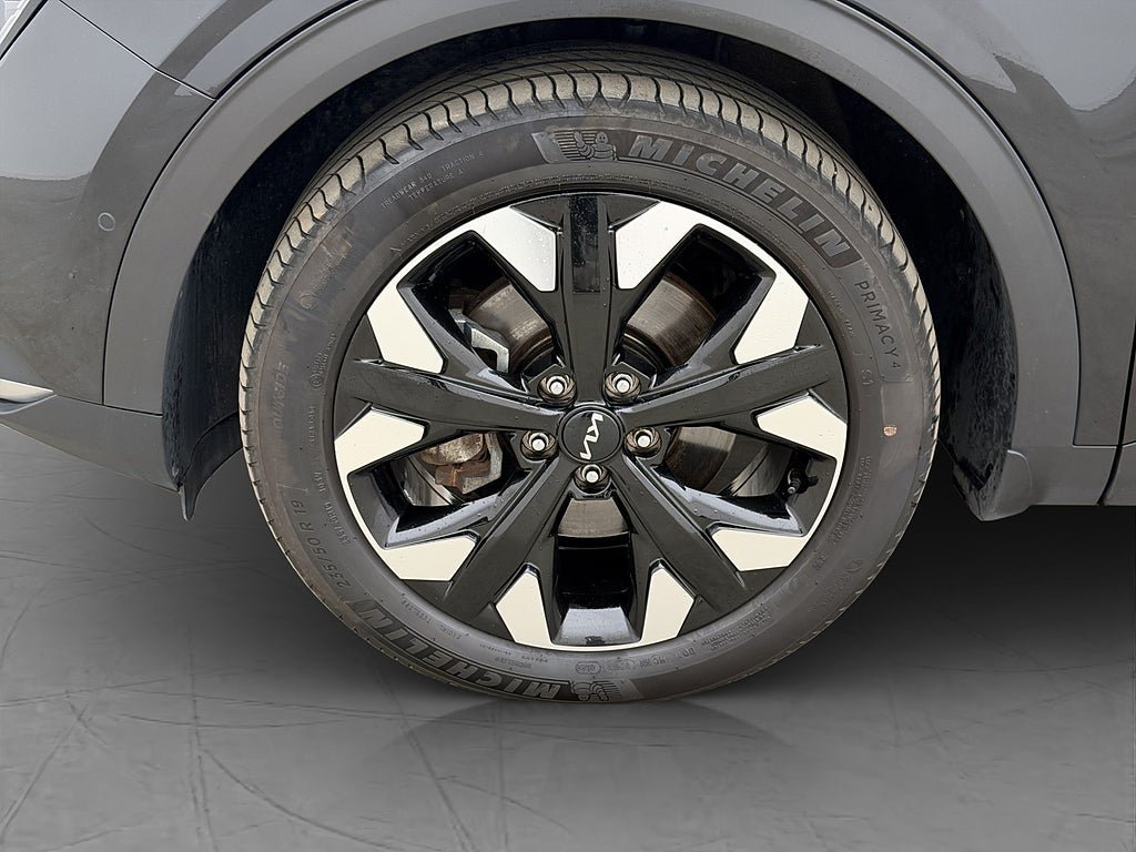 Vehicle Image 33