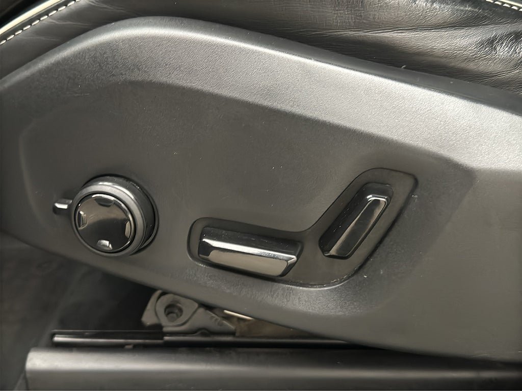 Vehicle Image 37
