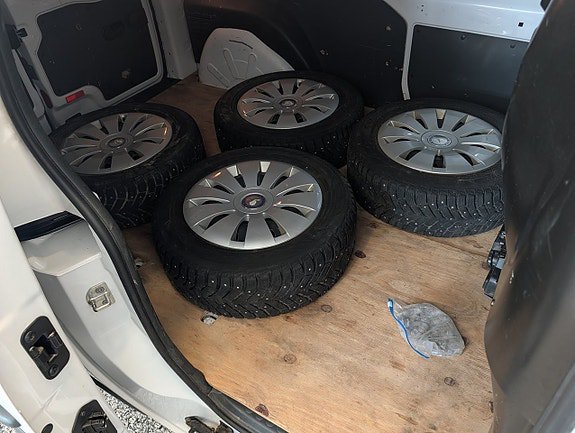 Vehicle Image 16