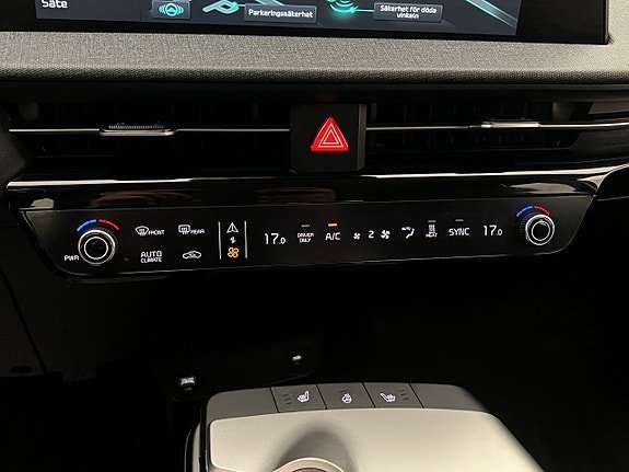 Vehicle Image 27