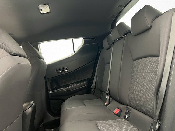 Vehicle Image 23