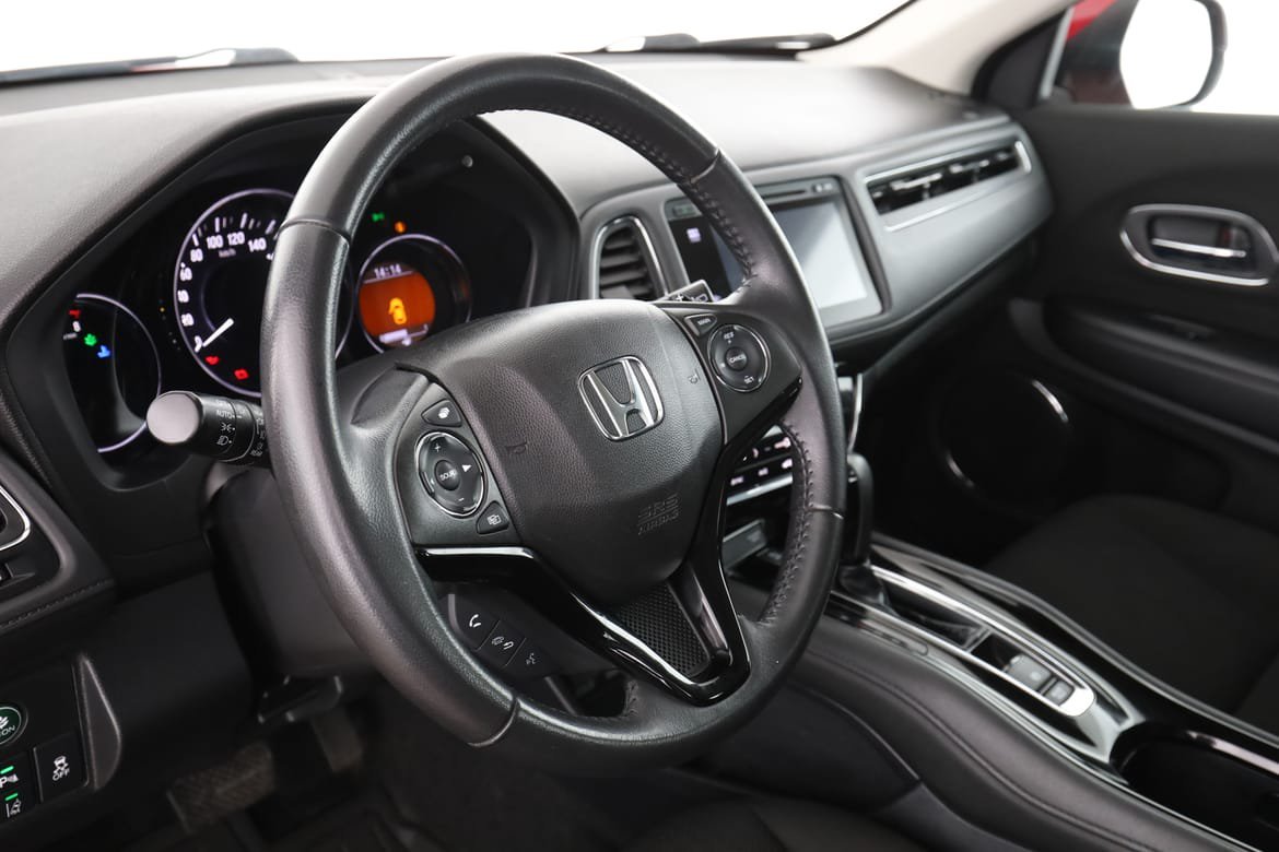 Vehicle Image 12