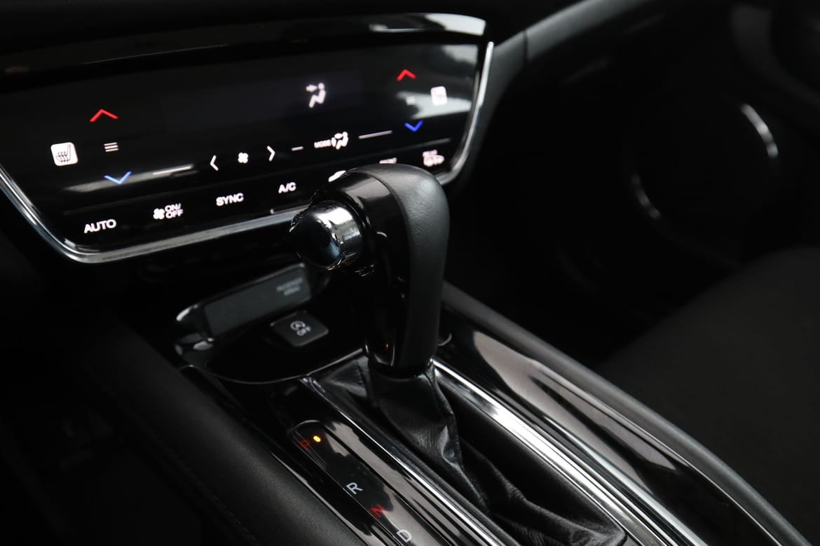 Vehicle Image 25