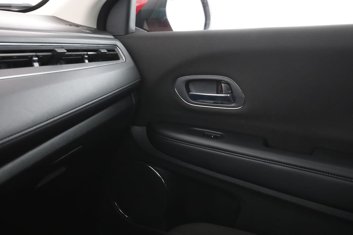 Vehicle Image 28