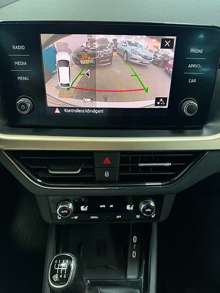 Vehicle Image 16