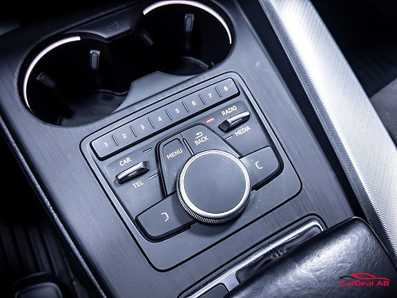Vehicle Image 29