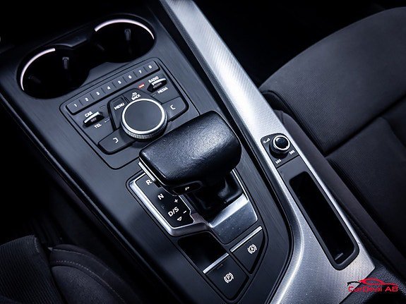 Vehicle Image 30