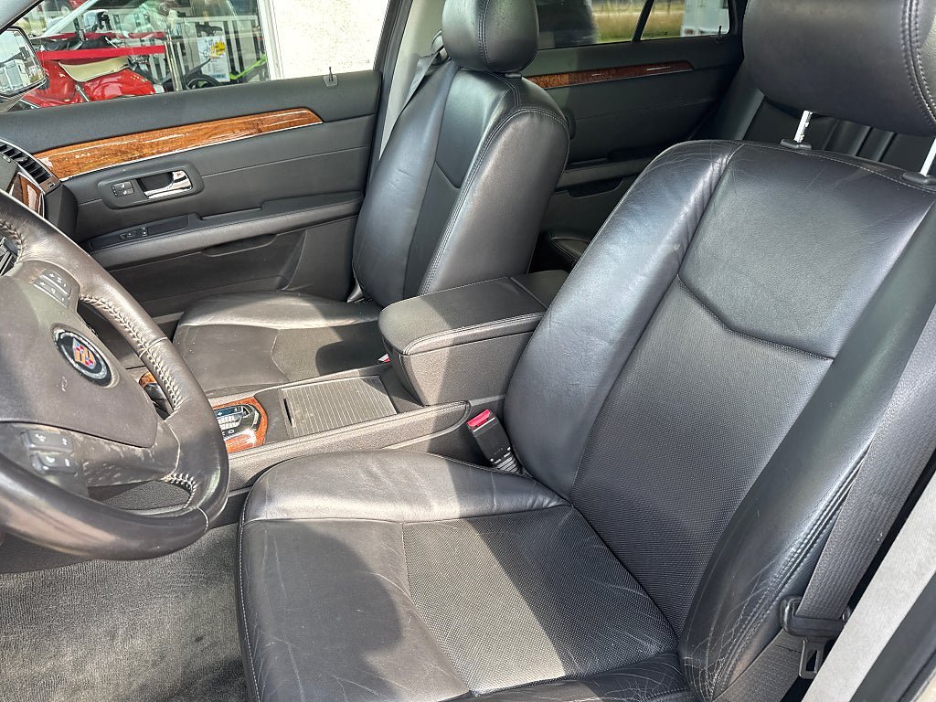 Vehicle Image 9