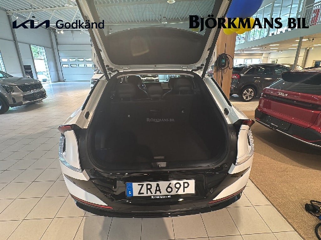Vehicle Image 14