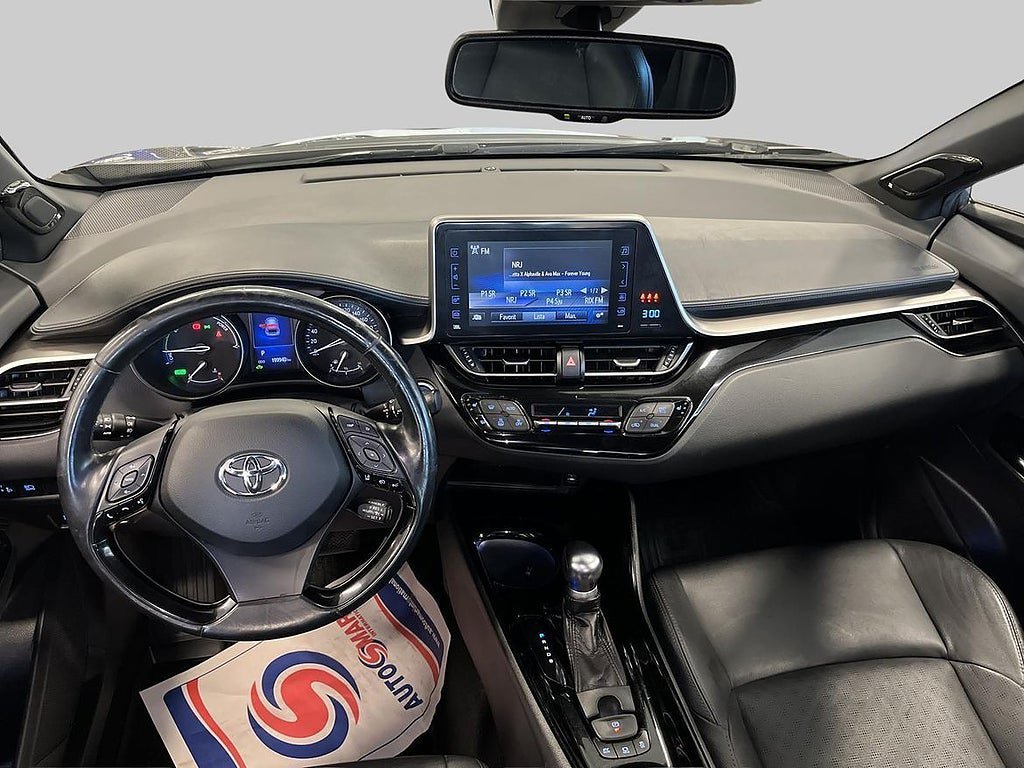 Vehicle Image 12
