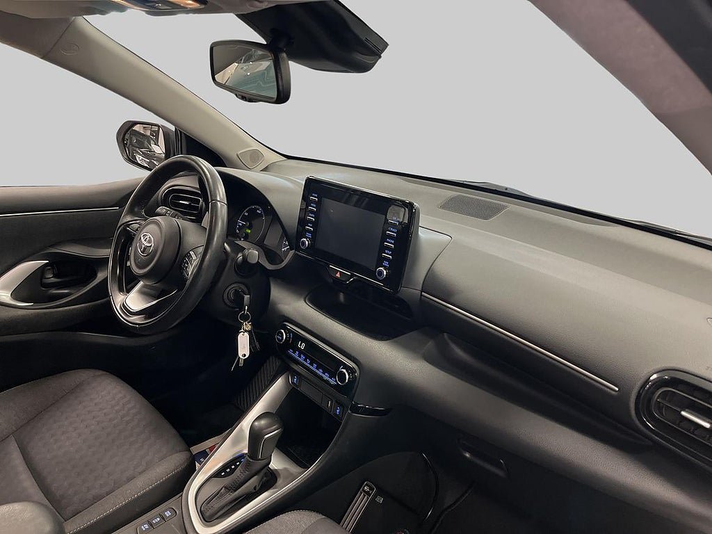 Vehicle Image 10