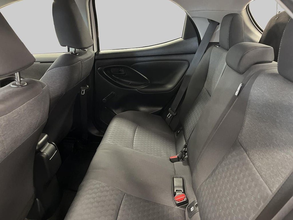 Vehicle Image 11