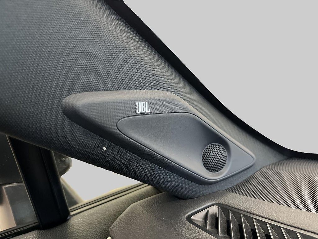 Vehicle Image 27