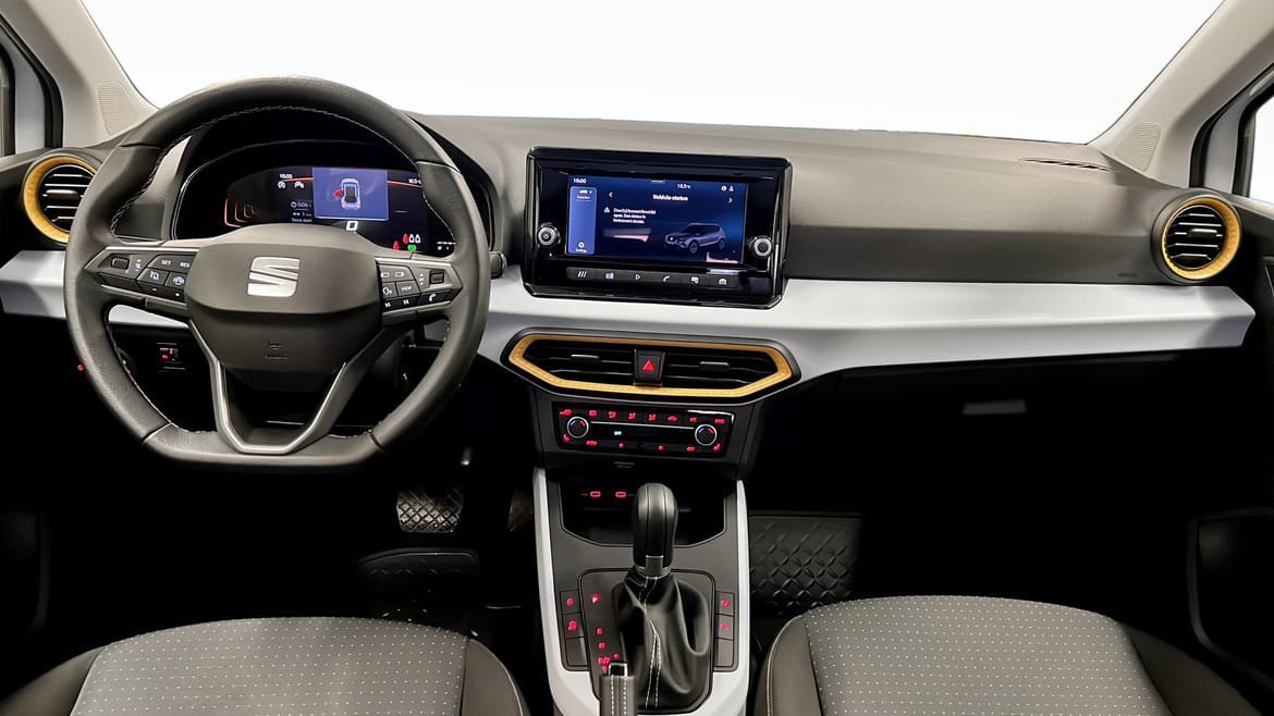 Vehicle Image 10