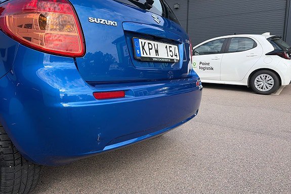 Vehicle Image 13
