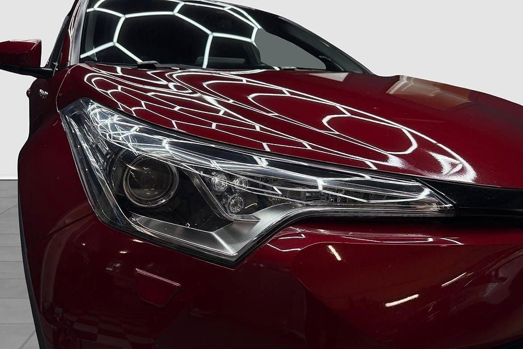 Vehicle Image 8