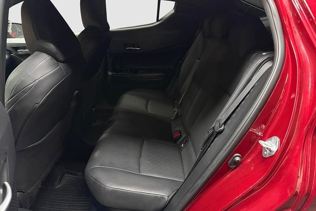 Vehicle Image 12